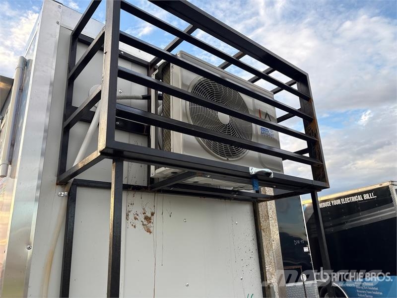 FUD 7 ft S/A Food Concession Trailer Egyéb pótkocsik