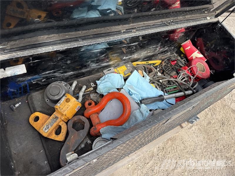 Fuel Tank صهاريج الوقود والصهاريج الإضافية
