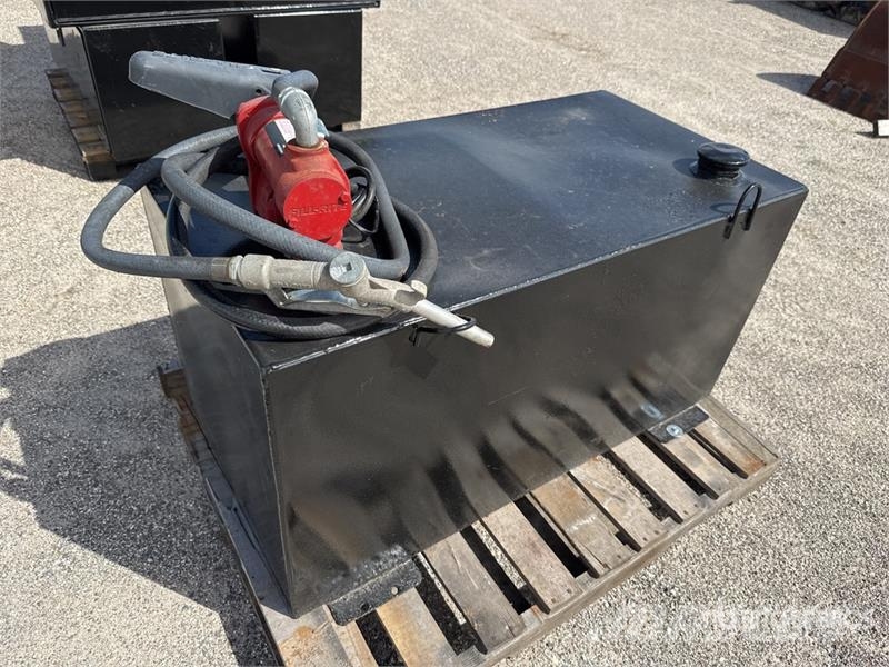  Fuel Tank Fuel and additive tanks