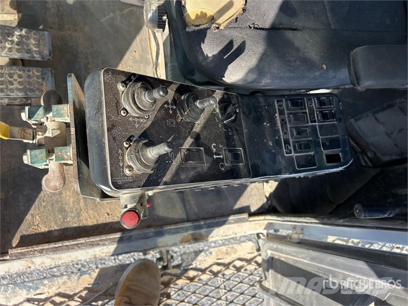 Furukawa HCR1200 Crawler Mounted Blasthole Drill 他のドリル機械