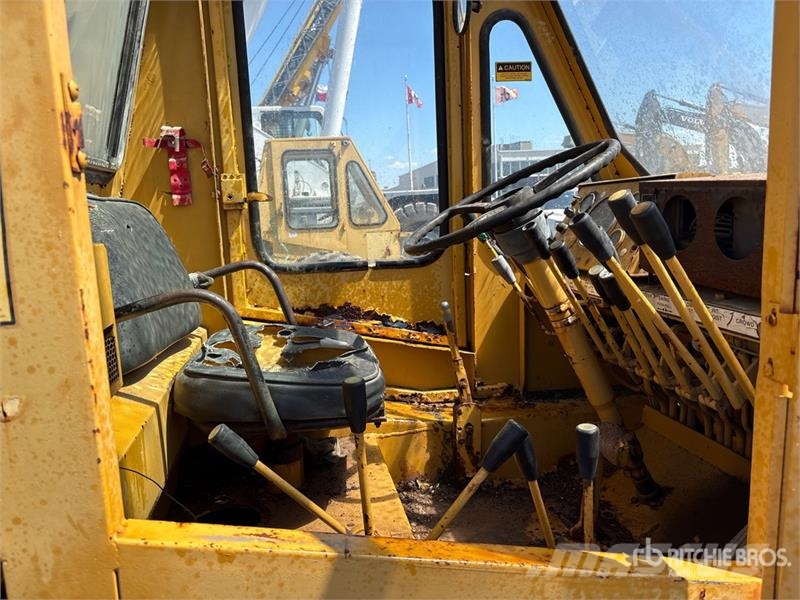 Galion 15 ton 4x4 Carry Deck Crane (Inoperable) Andre kraner