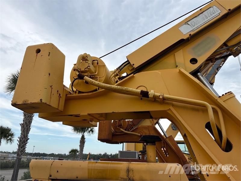 Galion 15 ton 4x4 Rough Terrain Crane (Inoperable) Avtodvigala
