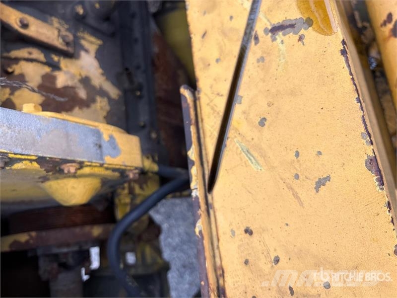 Galion 15 ton 4x4 Rough Terrain Crane (Inoperable) Avtodvigala