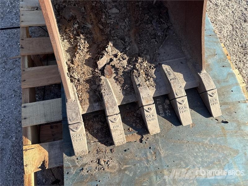 Gannon 24 in Digging Excavator Bucket Skovle