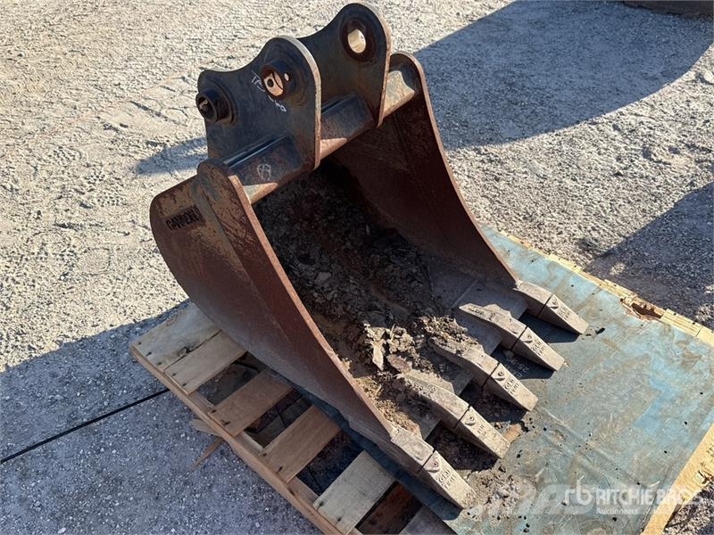 Gannon 24 in Digging Excavator Bucket Skovle