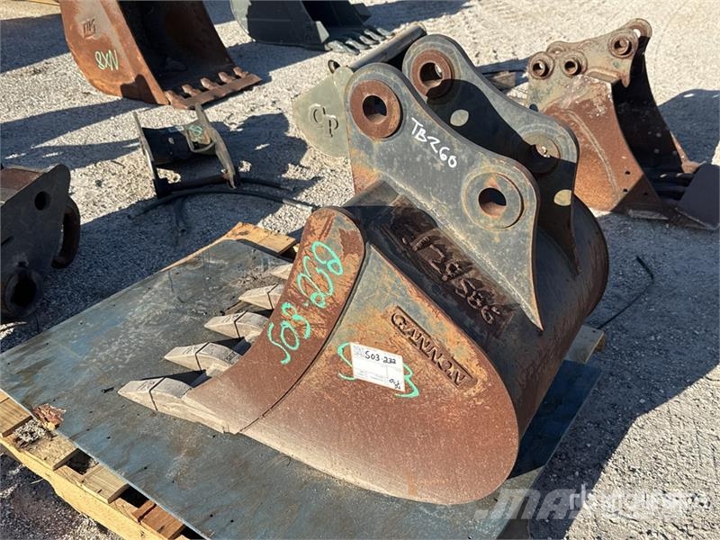 Gannon 24 in Digging Excavator Bucket Skovle
