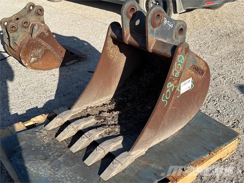 Gannon 24 in Digging Excavator Bucket Skovle