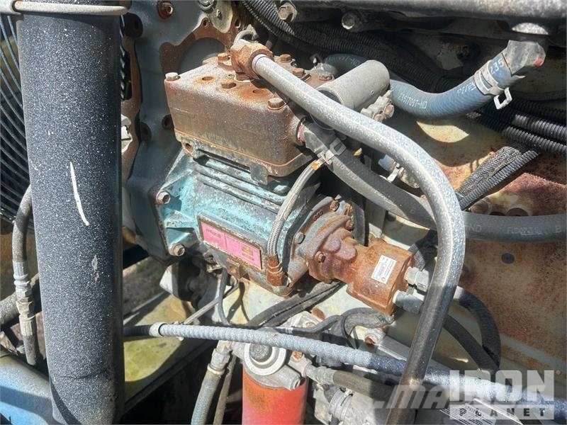  Gefco on   Speesdstar 150K 8x4 Drill Truck شاحنات المعدات  المحمولة لحفر الآبار