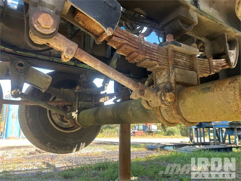  Gefco on   Speesdstar 150K 8x4 Drill Truck شاحنات المعدات  المحمولة لحفر الآبار