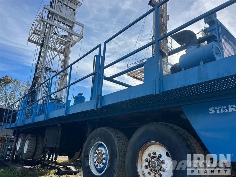  Gefco on   Speesdstar 150K 8x4 Drill Truck شاحنات المعدات  المحمولة لحفر الآبار
