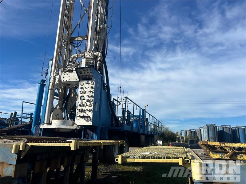  Gefco on   Speesdstar 150K 8x4 Drill Truck شاحنات المعدات  المحمولة لحفر الآبار