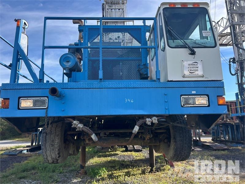  Gefco on   Speesdstar 150K 8x4 Drill Truck شاحنات المعدات  المحمولة لحفر الآبار