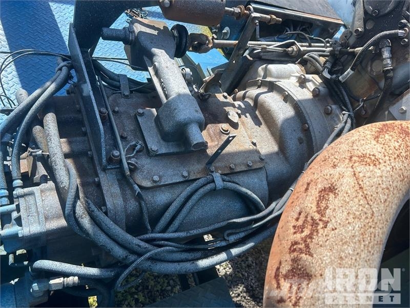  Gefco on   Speesdstar 150K 8x4 Drill Truck شاحنات المعدات  المحمولة لحفر الآبار
