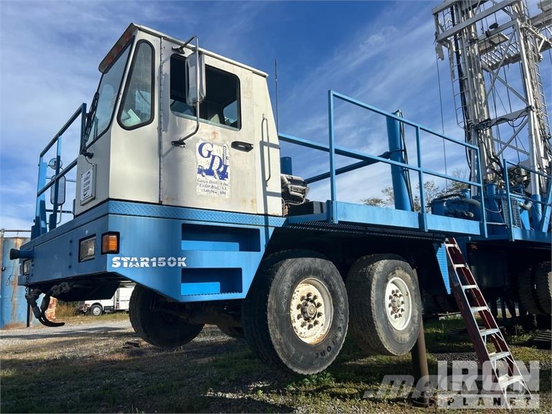  Gefco on   Speesdstar 150K 8x4 Drill Truck شاحنات المعدات  المحمولة لحفر الآبار