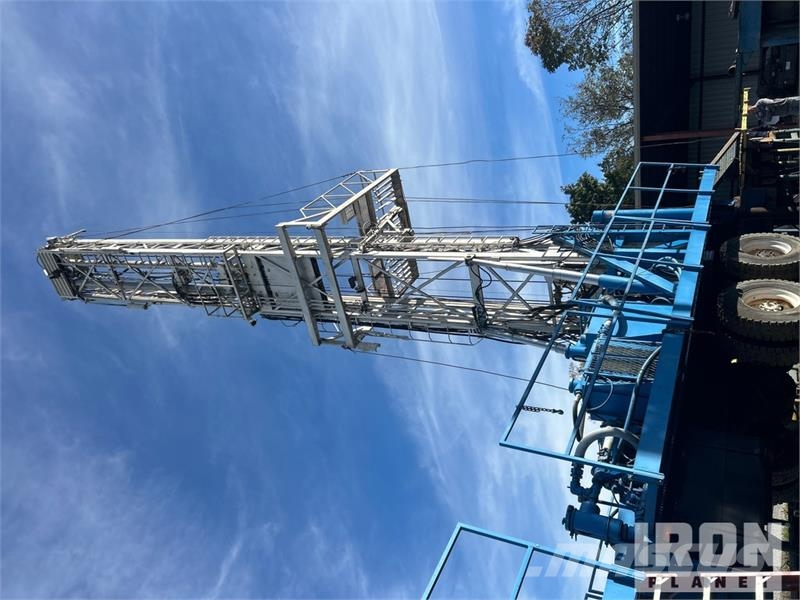  Gefco on   Speesdstar 150K 8x4 Drill Truck شاحنات المعدات  المحمولة لحفر الآبار