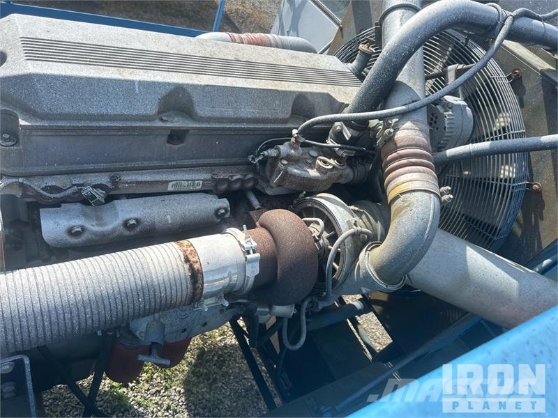  Gefco on   Speesdstar 150K 8x4 Drill Truck شاحنات المعدات  المحمولة لحفر الآبار
