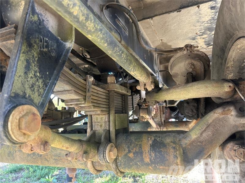  Gefco on   Speesdstar 150K 8x4 Drill Truck شاحنات المعدات  المحمولة لحفر الآبار