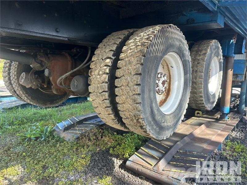  Gefco on   Speesdstar 150K 8x4 Drill Truck شاحنات المعدات  المحمولة لحفر الآبار