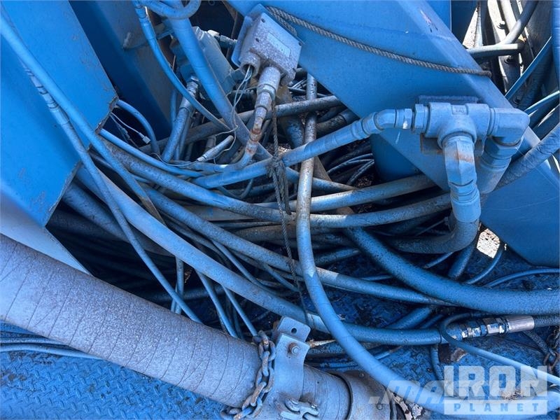  Gefco on   Speesdstar 150K 8x4 Drill Truck شاحنات المعدات  المحمولة لحفر الآبار