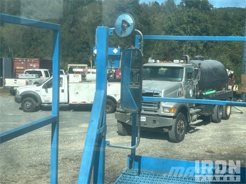  Gefco on   Speesdstar 150K 8x4 Drill Truck شاحنات المعدات  المحمولة لحفر الآبار