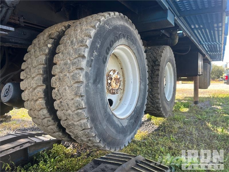  Gefco on   Speesdstar 150K 8x4 Drill Truck شاحنات المعدات  المحمولة لحفر الآبار