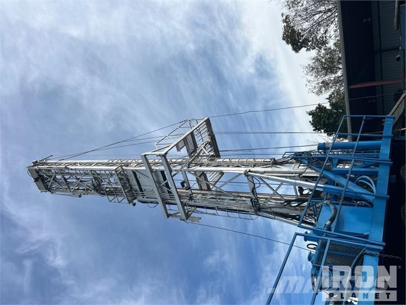  Gefco on   Speesdstar 150K 8x4 Drill Truck شاحنات المعدات  المحمولة لحفر الآبار