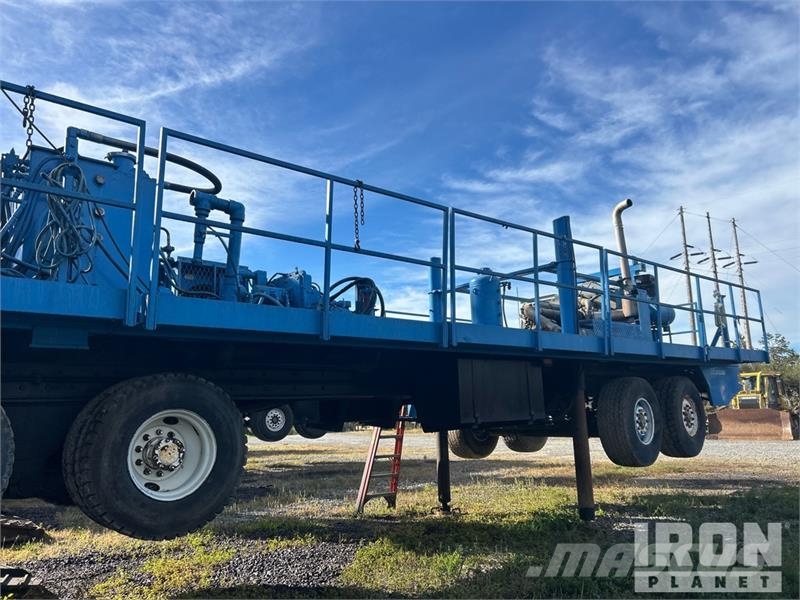 Gefco on   Speesdstar 150K 8x4 Drill Truck شاحنات المعدات  المحمولة لحفر الآبار