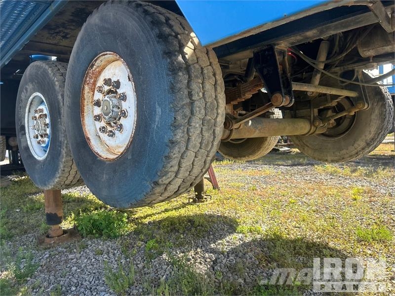  Gefco on   Speesdstar 150K 8x4 Drill Truck شاحنات المعدات  المحمولة لحفر الآبار