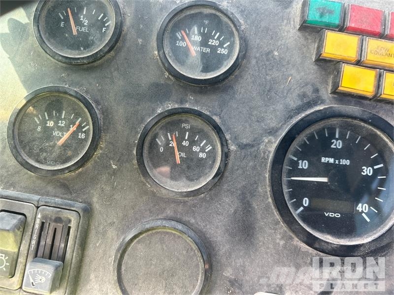  Gefco on   Speesdstar 150K 8x4 Drill Truck شاحنات المعدات  المحمولة لحفر الآبار