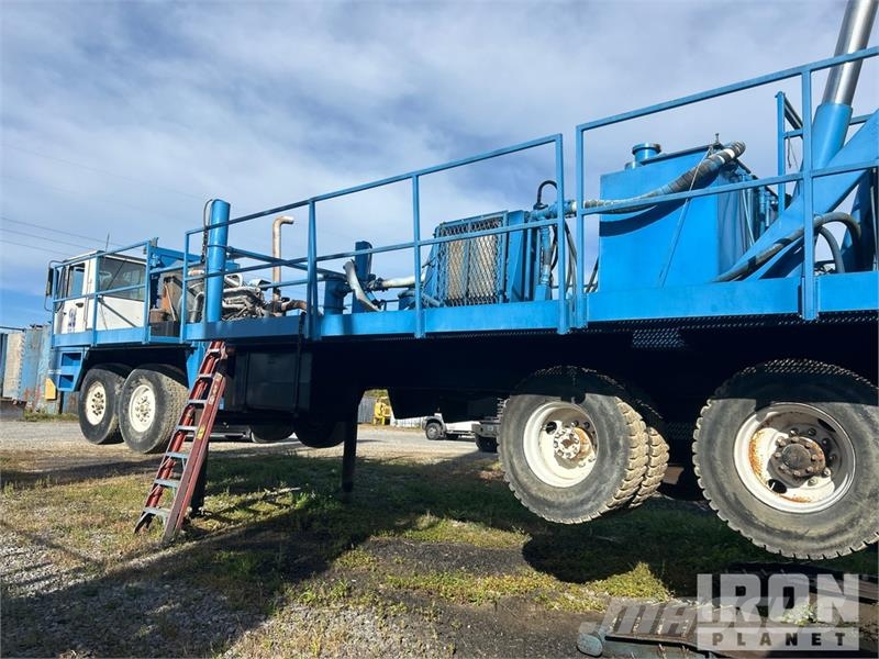  Gefco on   Speesdstar 150K 8x4 Drill Truck شاحنات المعدات  المحمولة لحفر الآبار