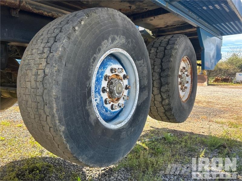  Gefco on   Speesdstar 150K 8x4 Drill Truck شاحنات المعدات  المحمولة لحفر الآبار
