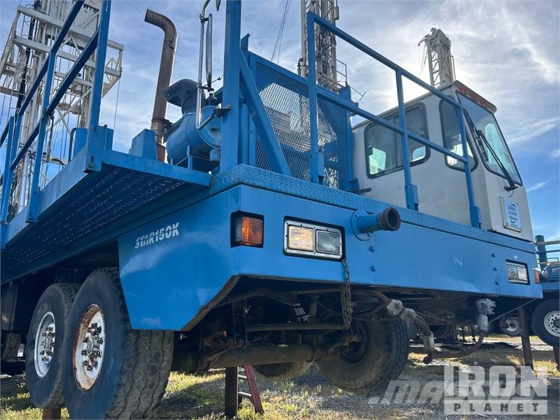  Gefco on   Speesdstar 150K 8x4 Drill Truck شاحنات المعدات  المحمولة لحفر الآبار