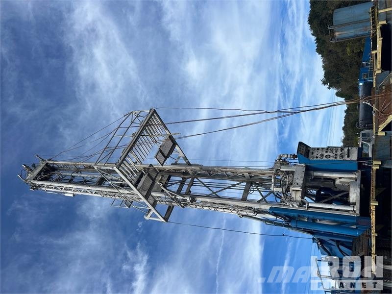  Gefco on   Speesdstar 150K 8x4 Drill Truck شاحنات المعدات  المحمولة لحفر الآبار