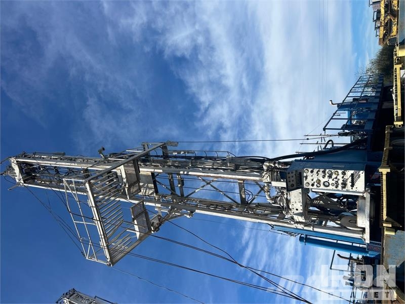  Gefco on   Speesdstar 150K 8x4 Drill Truck شاحنات المعدات  المحمولة لحفر الآبار