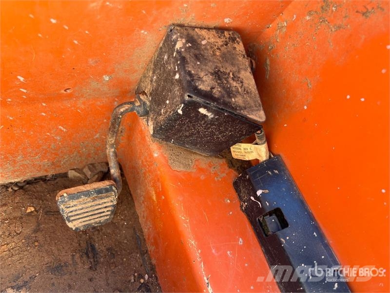 Gehl RT105 Compact Track Loader スキッドステアローダー