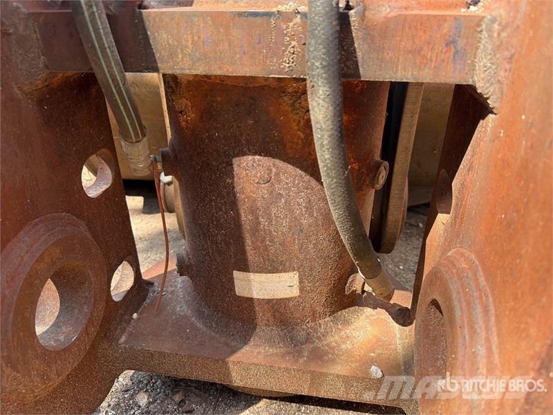 Geith 48 in Cleanup Excavator Bucket Lopaty