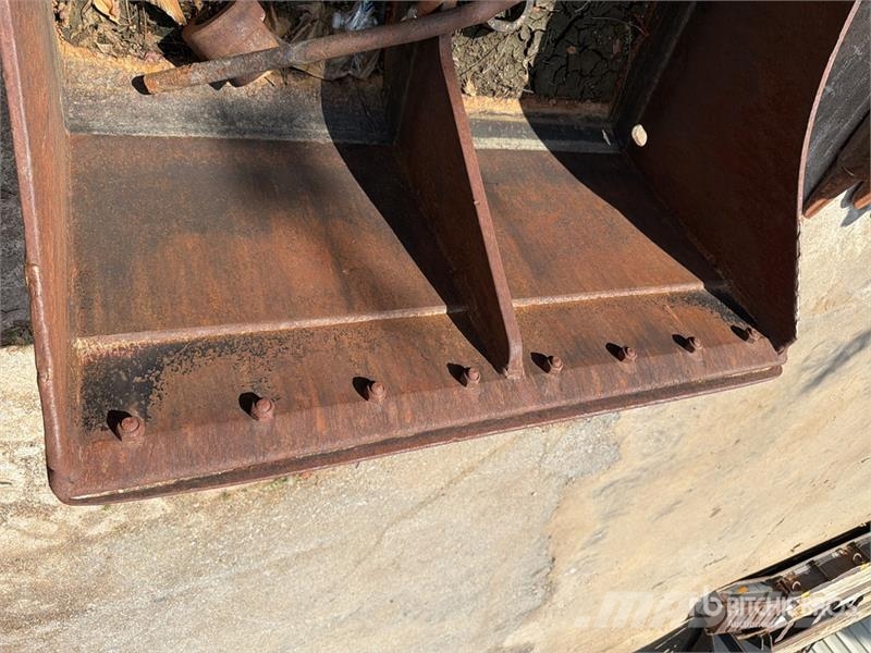 Geith 48 in Cleanup Excavator Bucket Lopaty