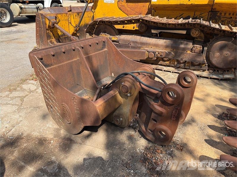 Geith 48 in Cleanup Excavator Bucket Lopaty