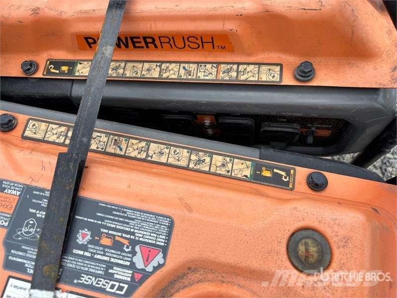 Generac of (5) Generac Portable Generator Set Altri generatori