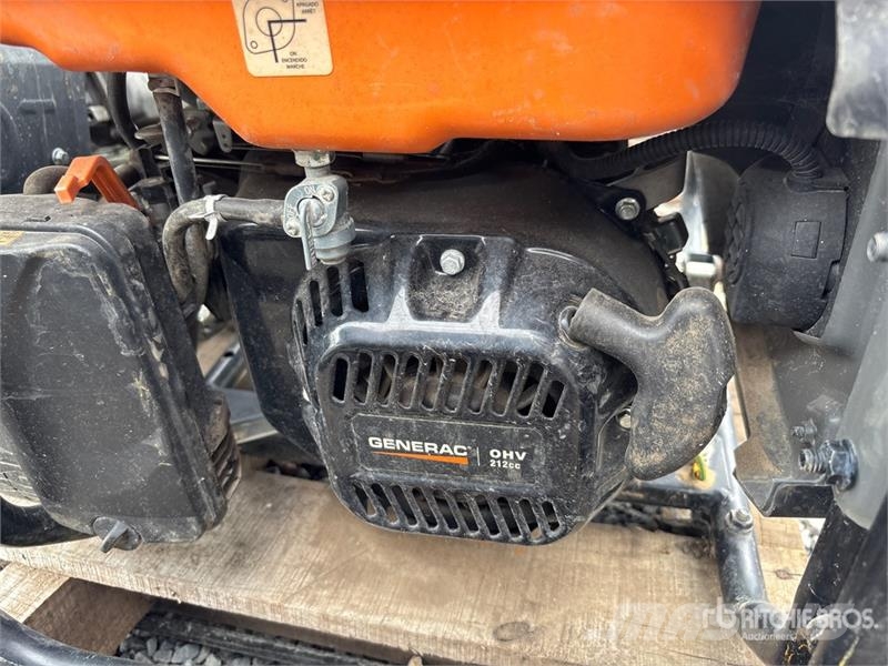 Generac of (5) Generac Portable Generator Set Altri generatori