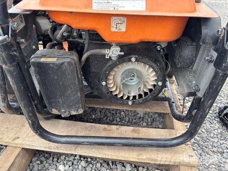 Generac of (5) Generac Portable Generator Set Altri generatori