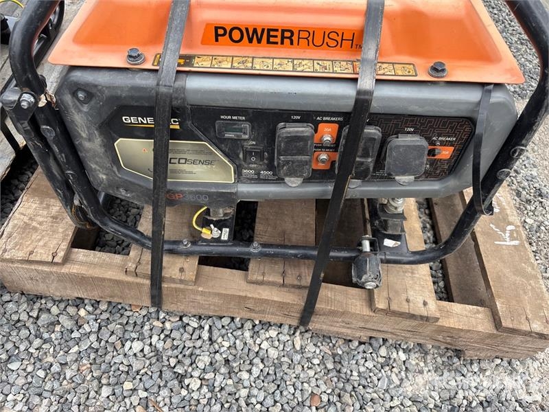 Generac of (5) Generac Portable Generator Set Altri generatori
