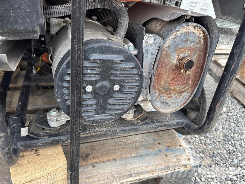 Generac of (5) Generac Portable Generator Set Altri generatori