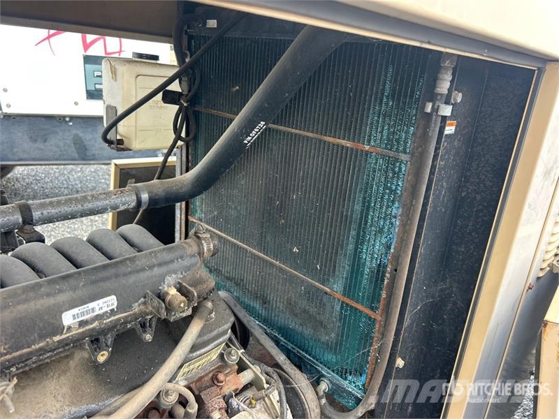 Generac QT05030ANSN 50 kW Skid-Mounted Generator Set Generadores diésel