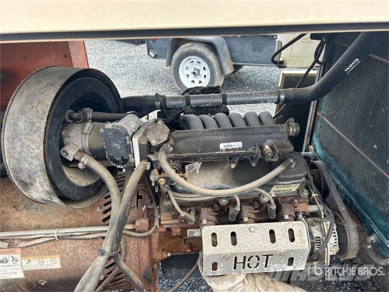 Generac QT05030ANSN 50 kW Skid-Mounted Generator Set Generadores diésel