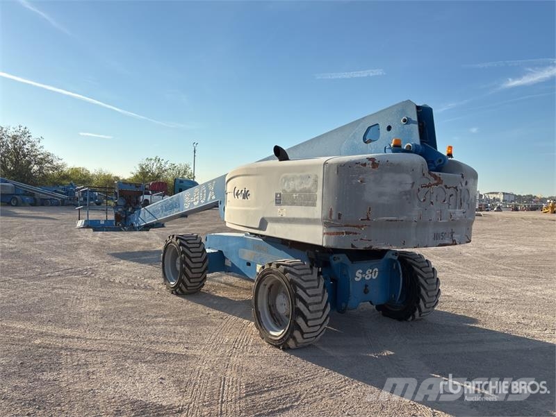 Genie 4WD Diesel Telescopic Boom Lift Teleskopiskie pacēlāji