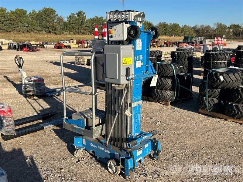 Genie AWP-30S Vertical Mast Lift Jarbolne penjajuće platforme