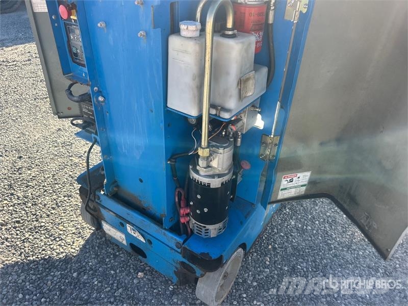 Genie GR-12 Vertical Mast Lift 垂直升降工作台