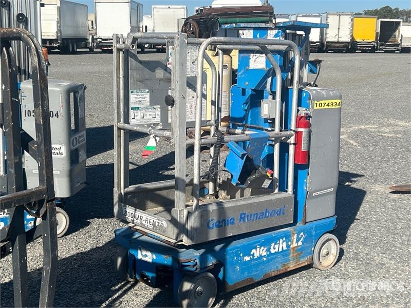 Genie GR-12 Vertical Mast Lift 垂直升降工作台