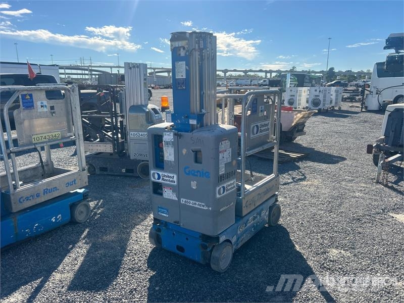 Genie GR-20 Vertical Mast Lift 垂直升降工作台